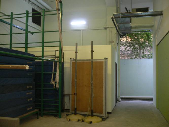 2)	Kiangsu-Chekiang College (Kwai Chung)